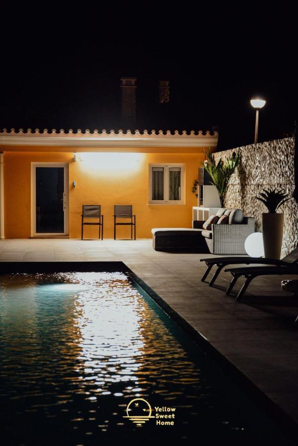 Yellow Sweet Home - Maria E Beatriz นาซาเร ภายนอก รูปภาพ